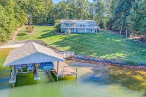407 Saunders Point RD