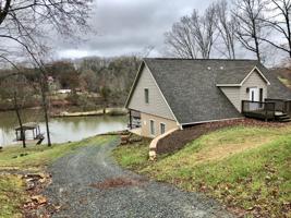 2837 Skyway DR