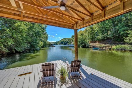 302 Point DR