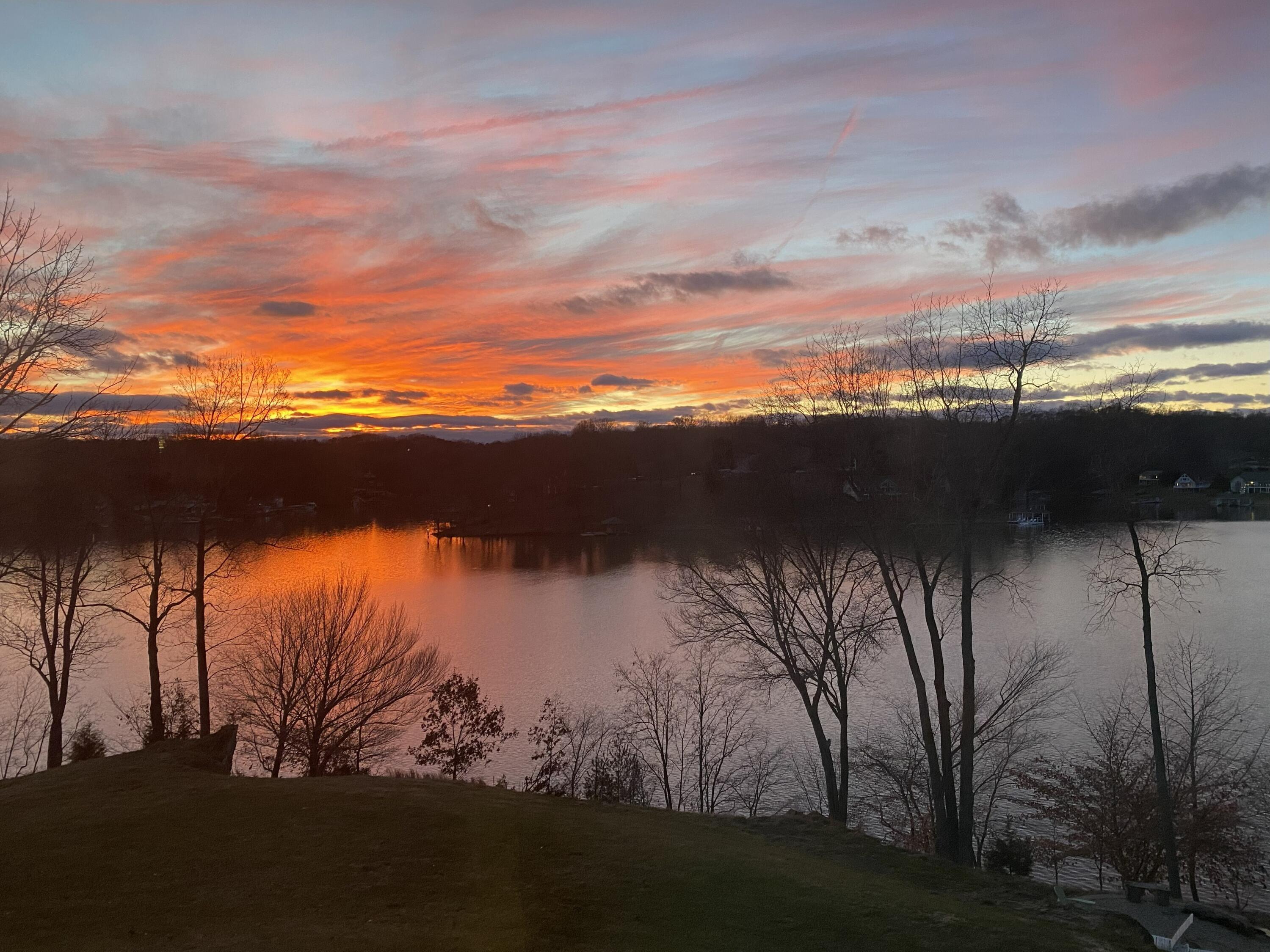 Image 3: 6641 sunset view