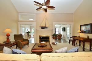 37 CLUBHOUSE TOWER DR