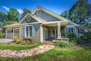 579 Island Pointe LN