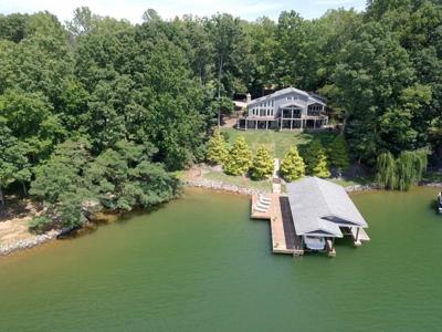 200 Lake Pine DR