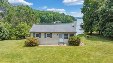277 Hillcrest Heights DR
