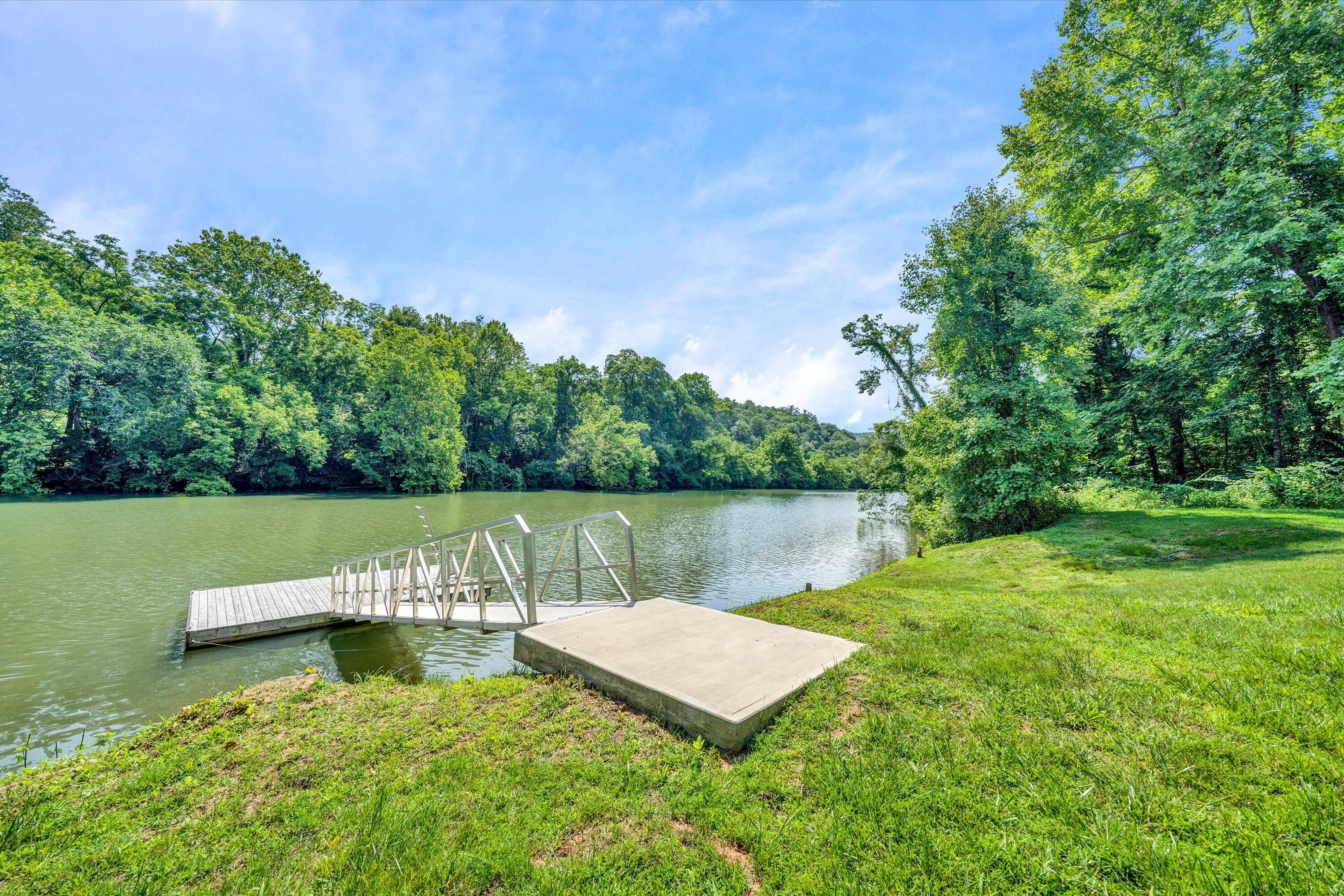 Image 1: Community Boatdock