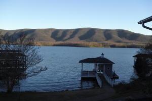 6060 Smith Mountain RD