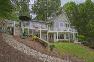 275 HAMPTON DR