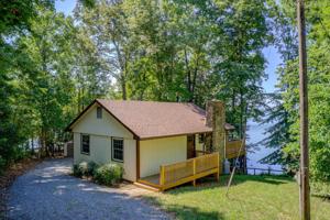 310 Beacon LN