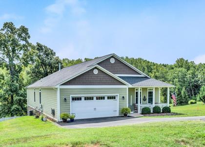 82 Sapphire LN