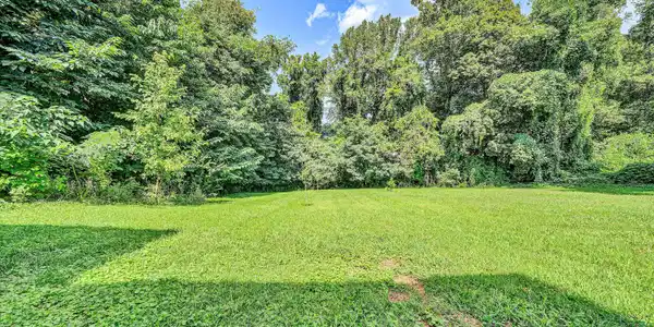 Image 2: 02-Lot 6