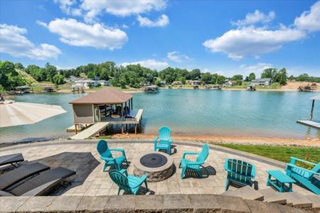 625 Winding Waters DR