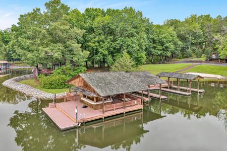Lot 10 Red Barn LN