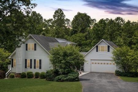 28 Crown Point PL