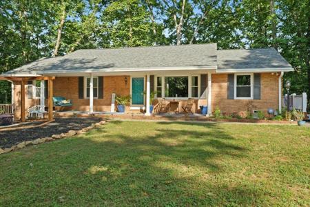 403 W BEAVER DAM CT
