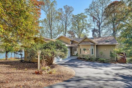 620 Winding Waters DR