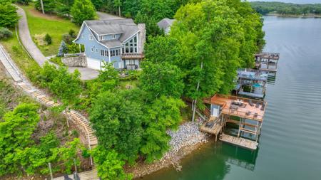 1325 Nicholas LN