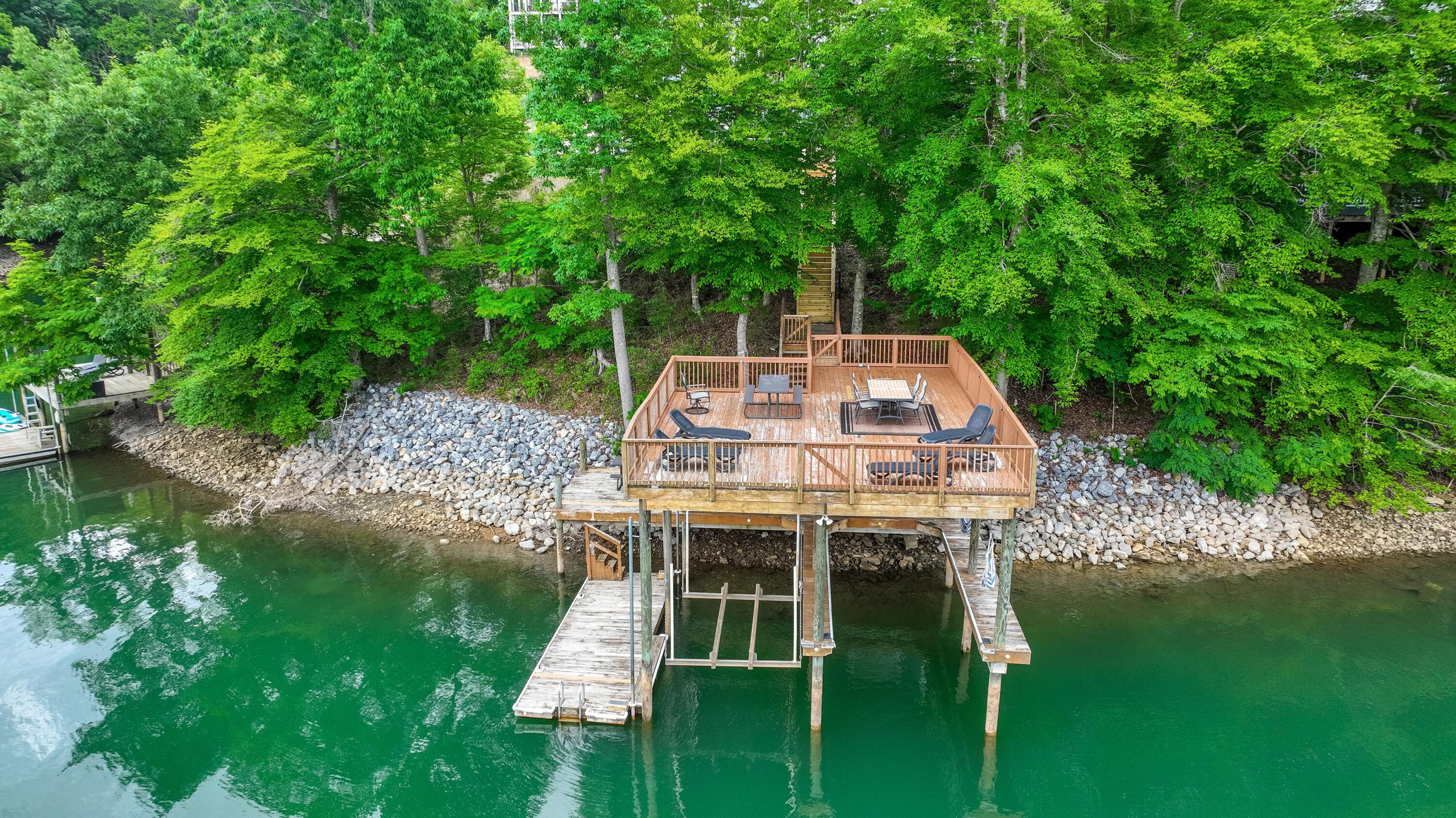 Image 3: Dock