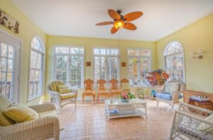 965 Oakshire LN