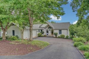 160 North Pointe LN