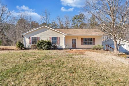565 Lake Park DR