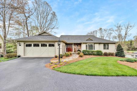 40 Bay View CIR