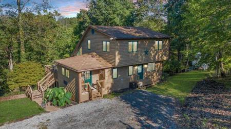 280 Chestnut Bluff LN