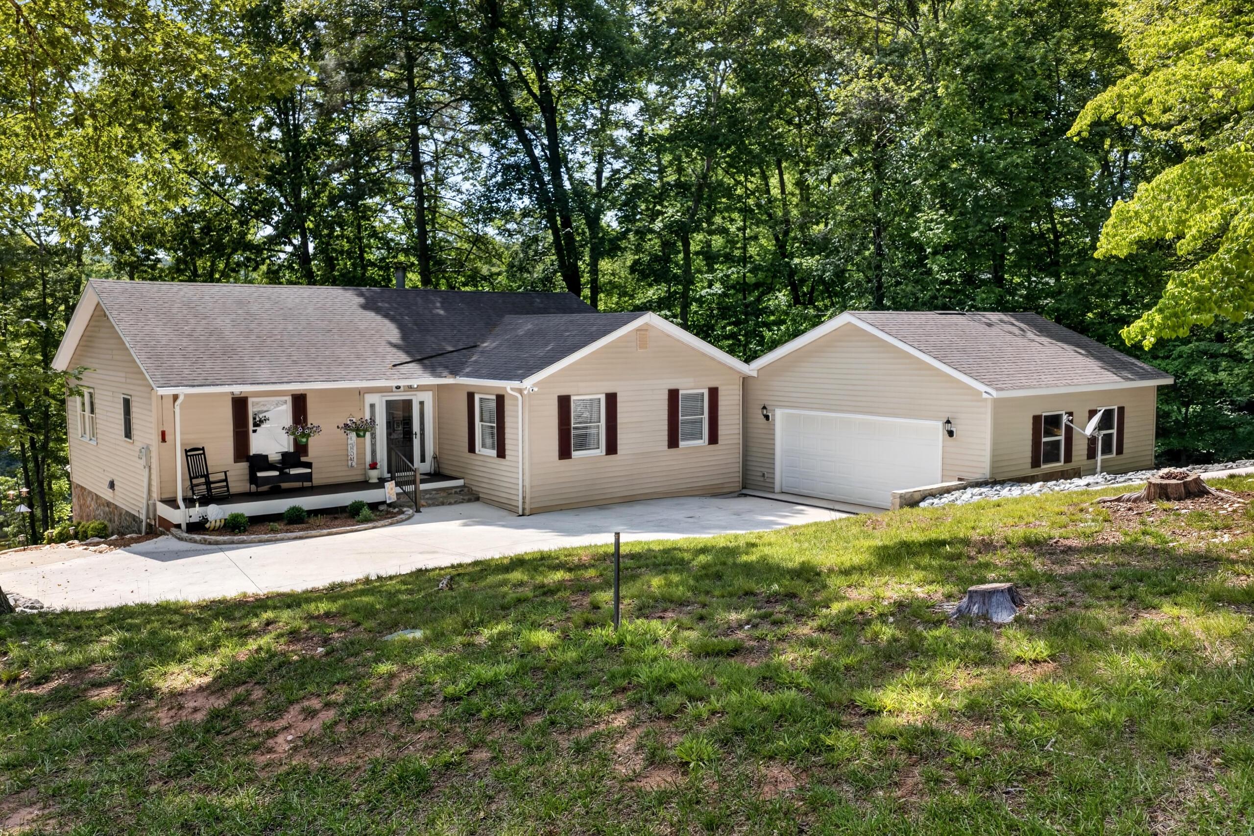 Image 3: 120 Lemon Lane