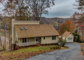 304 Woodlake DR