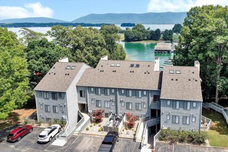 290 Sailors Cove DR
