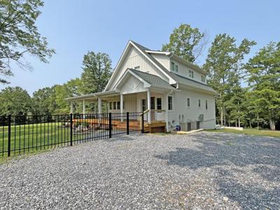 1155 Lakefield DR