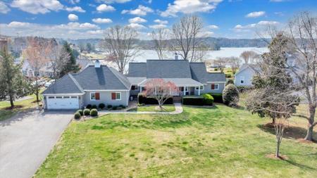 949 Boardwalk DR