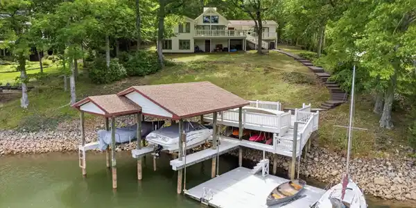 214 Twin Chimneys DR