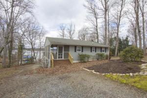 301 Saunders Point RD