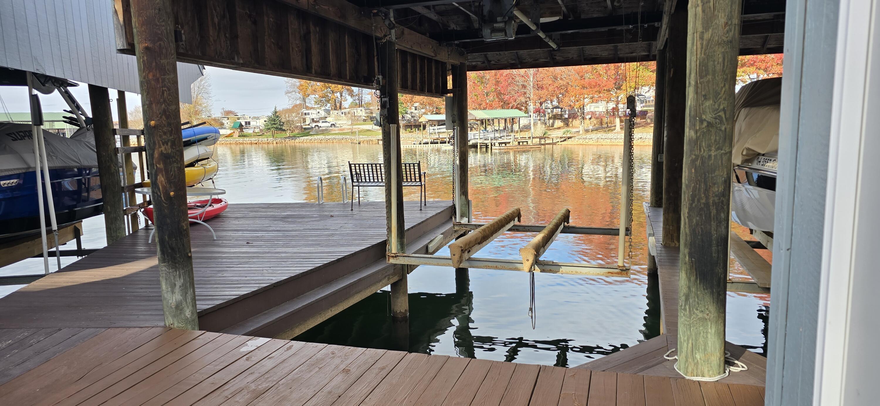 Image 3: 300 Mill Lake Dock C-2A