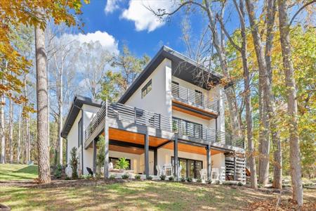 16358 Moneta RD