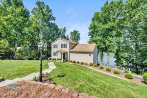 836 Long Island DR