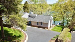 812 Forest Lawn DR