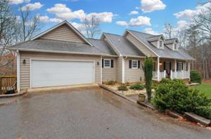105 Hickory Lake LN