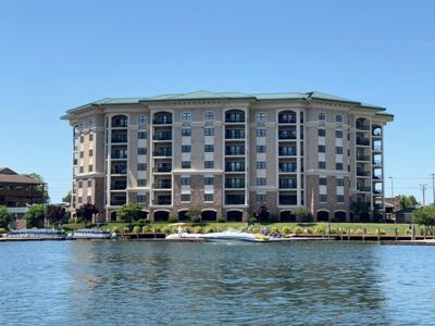 100 Bridgewater Pointe #105 PL