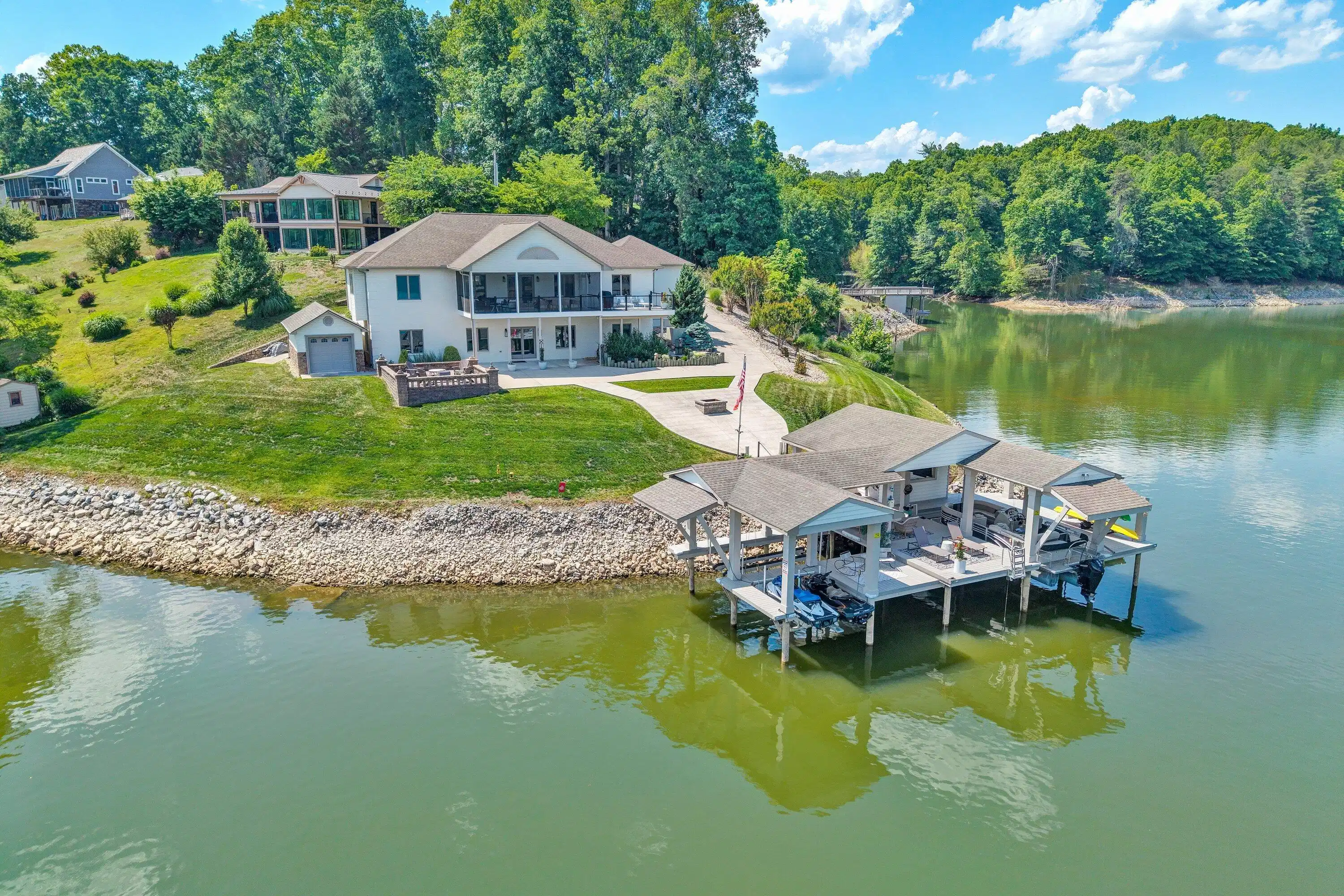 Image 1: Smith Mountain Lake Dream Home !