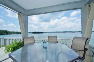 241 PENINSULA POINT DR