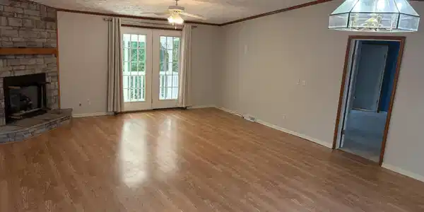 Image 4: great room