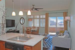 1273 Graves Harbor TRL Unit #304