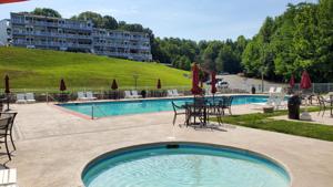 1085 Bluewater DR