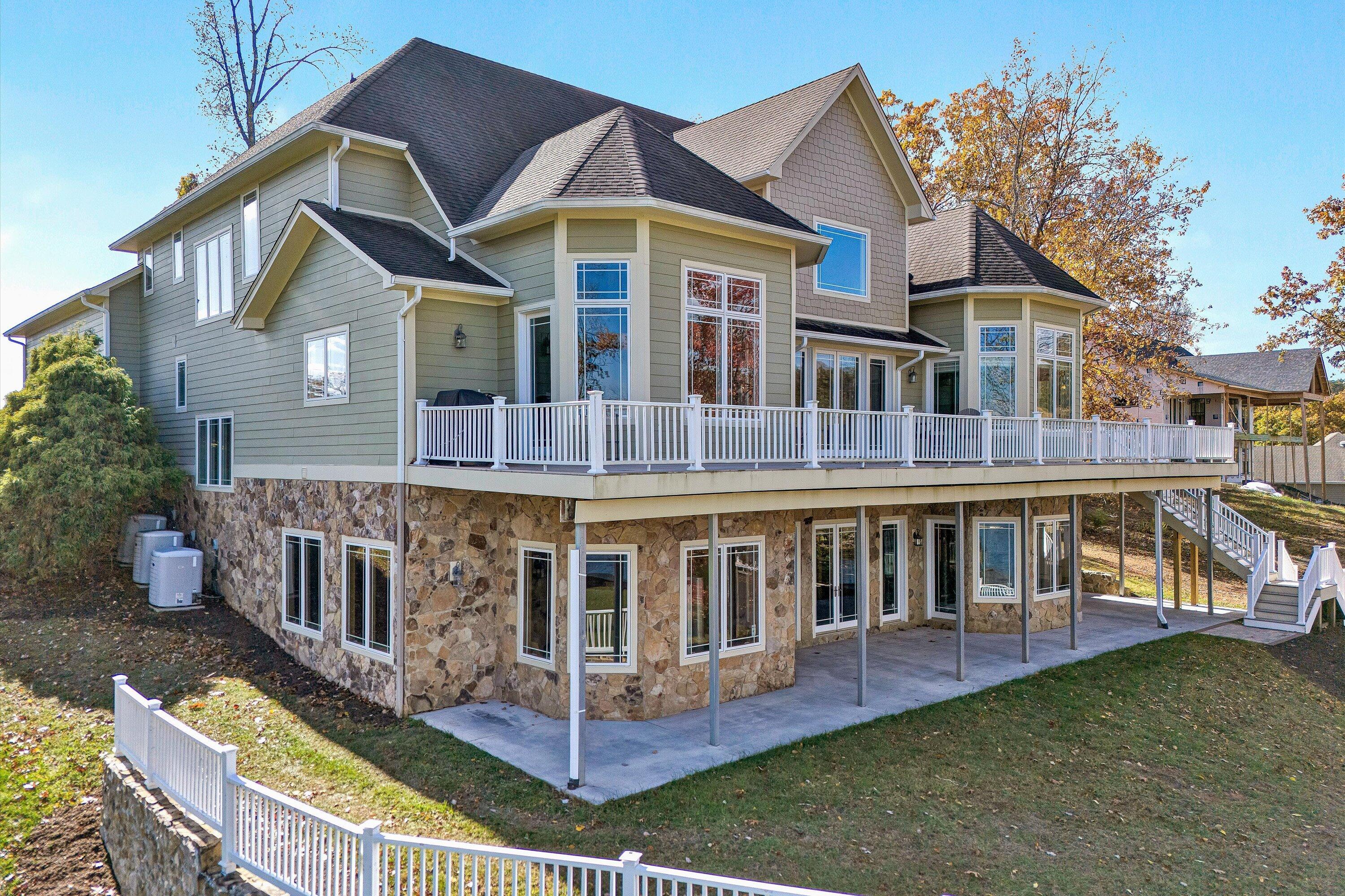 Image 2: 803 Compass Cove (4)