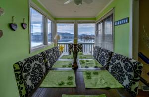 54 Peninsula Point DR