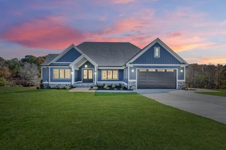 1092 Golf View CT