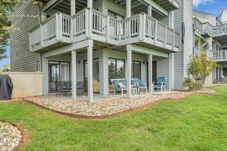 140 Sailors Cove DR