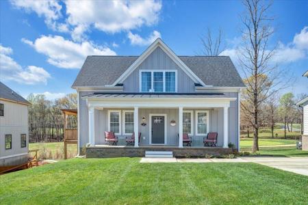 107 Retreat LN