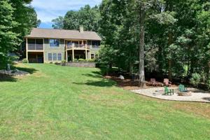 220 PARK SHORES CIR
